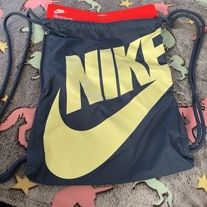 Nike drawstring bag
